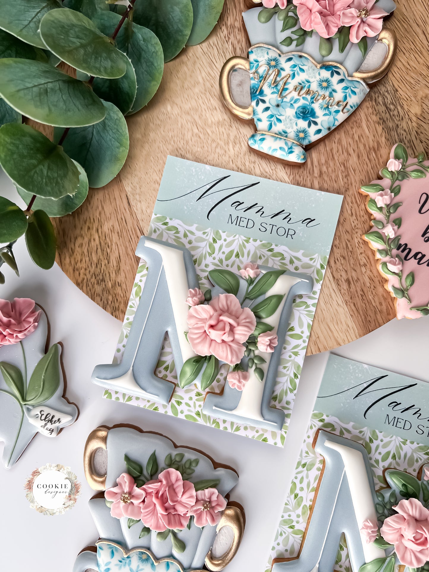 Morsdagsgave til mamma, Gaver til mor på morsdagen, Beste morsdagsgave, Unike gaver til mamma, Håndlagde gaver til mor, Personlige morsdagsgaver, Morsdagsgave ideer, Søte gaver til mamma, Gaver til svigermor på morsdagen, Små gaver til mamma, Morsdagsgave for å vise kjærlighet, Hjemmelagde morsdagsgaver, Gaver til mamma med kjærlighet, Blomster og gaver til morsdag, Kreative morsdagsgaver, Morsdagsgaver for å gjøre mamma glad, Morsdagsgave til en nybakt mamma, Gaveesker til morsdag, Morsdagsgaver til kvinne