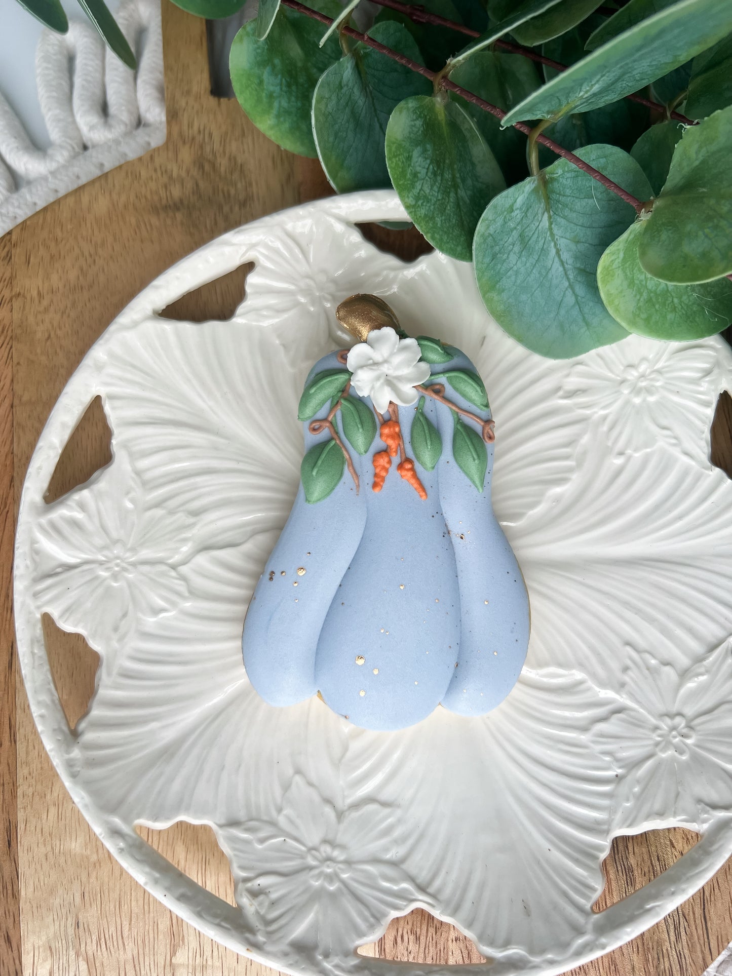 blå gresskar kjeks med blomster