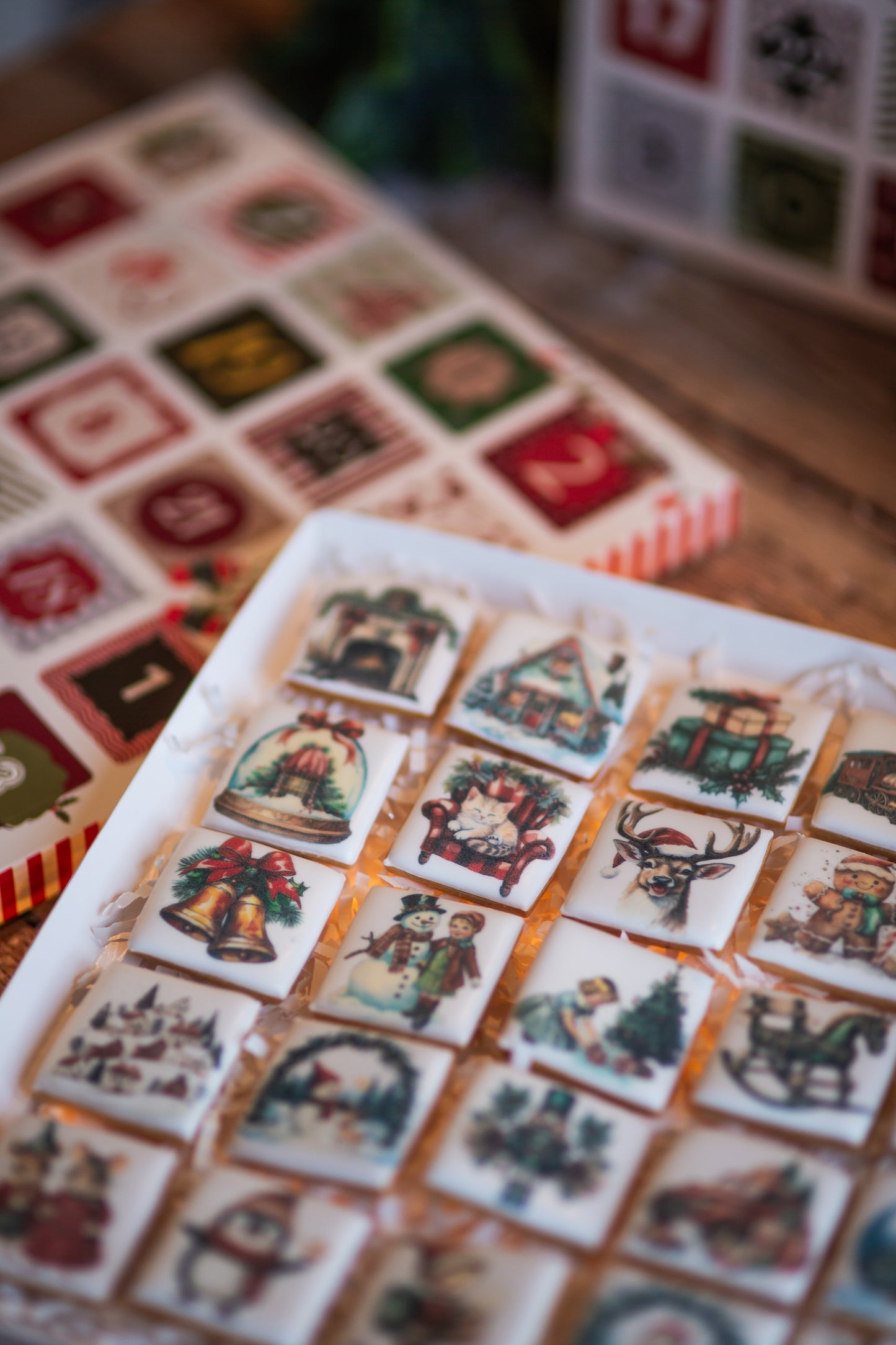 Julekos, julefeiring, juledekorasjoner, spiselige gaver, adventsglede, førjulstid, pepperkakekalender, bakeglede, småkaker til jul, gavekalender, kalendergave, juletid, julehygge, førjulsgaver, koselige gaver, nedtelling til jul, desemberkalender, adventsmoro, juletradisjon, juleforberedelser