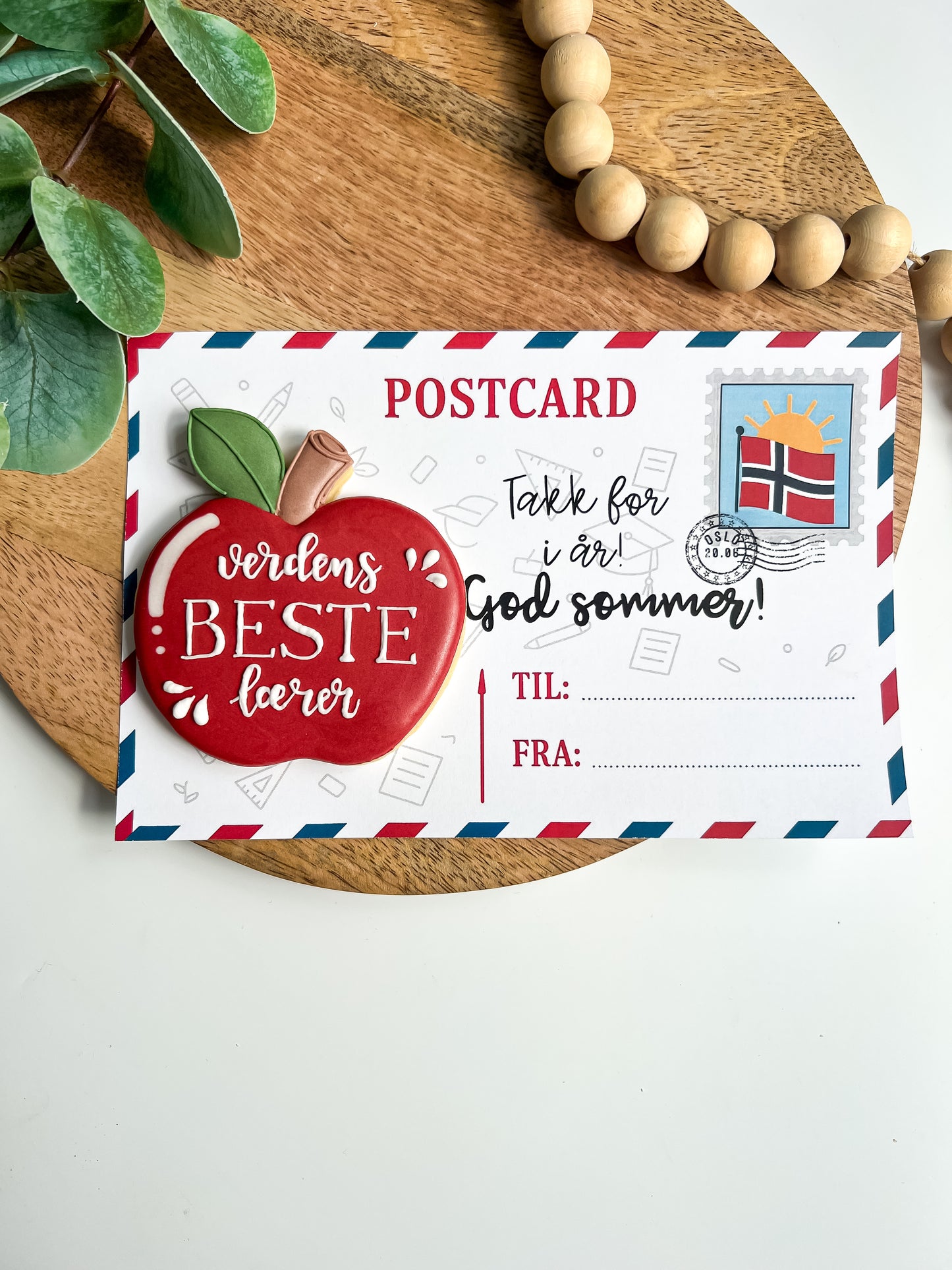avslutningsgave lærer, gave til barnehageansatt, tusen takk kjeks, dekor kjeks, personlig lærer-gave, takkekjeks, skoleavslutning gave, spiselige gaver til lærere, barnehagekake, takke-gave skole