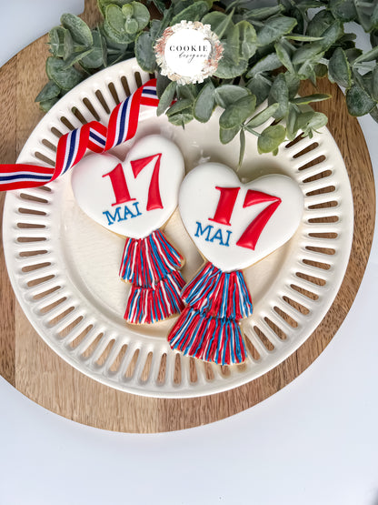Håndlaget vaniljekjeks til 17. mai med norsk flagg 