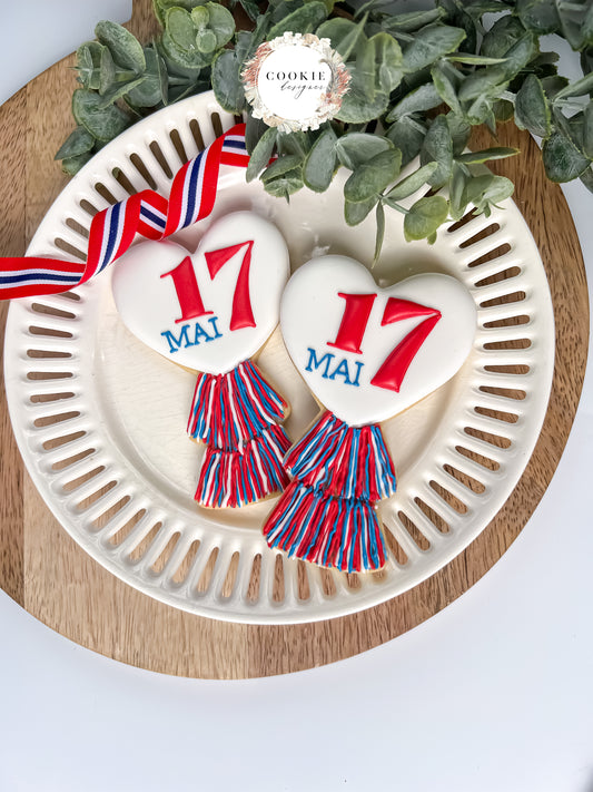 Håndlaget vaniljekjeks til 17. mai med norsk flagg 