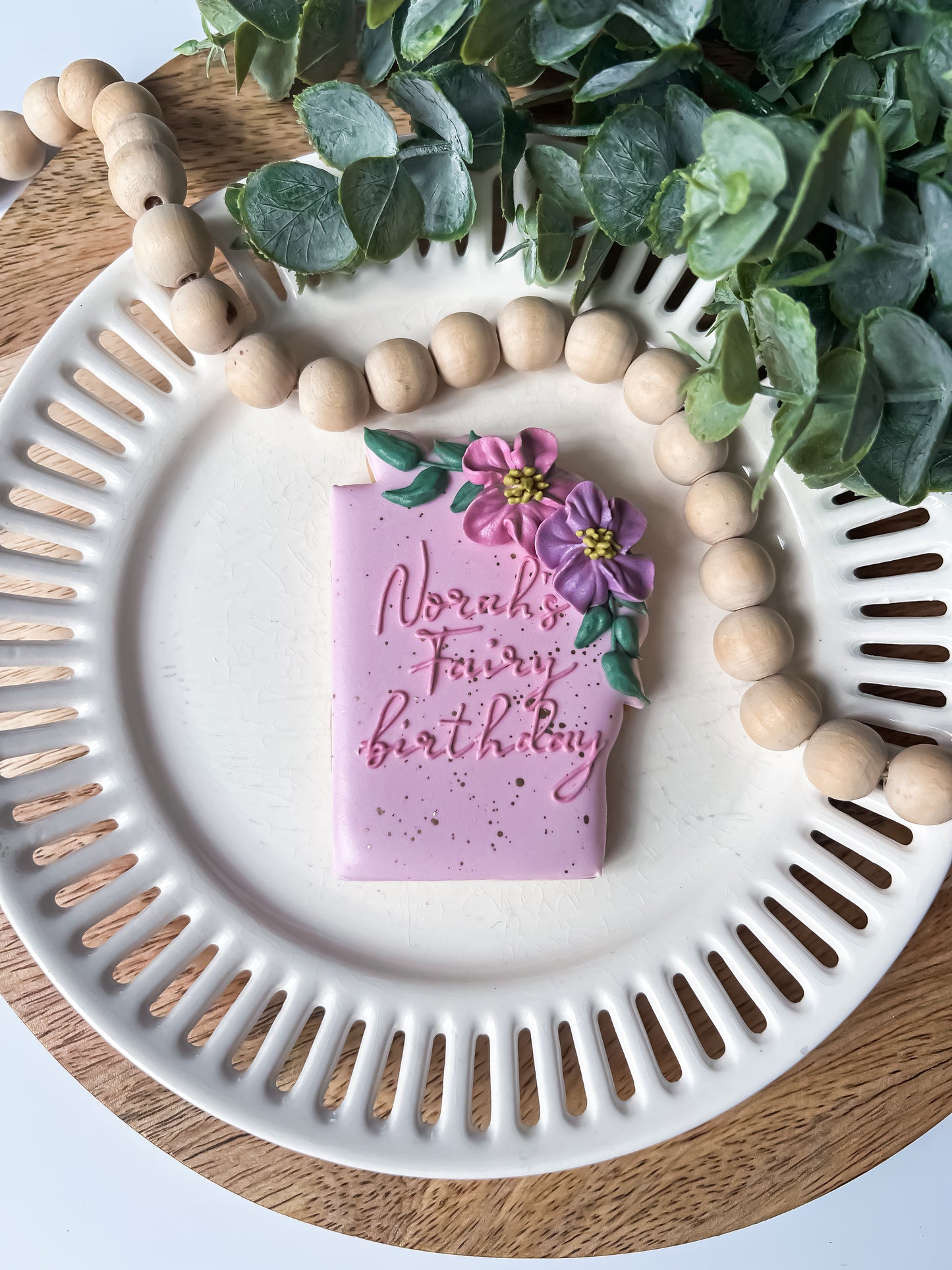 Kjeks med navn og blomster