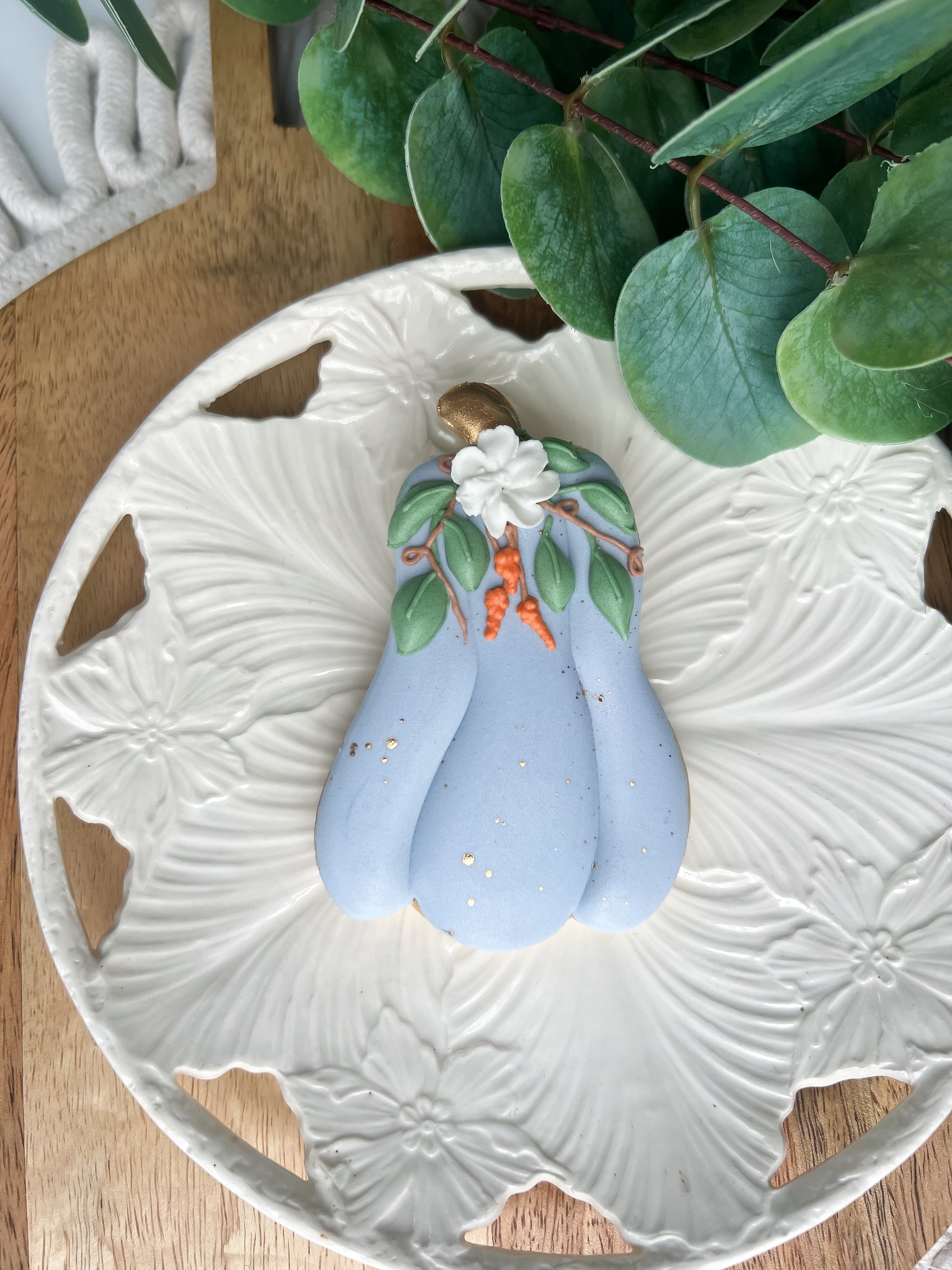 blå gresskar kjeks med blomster