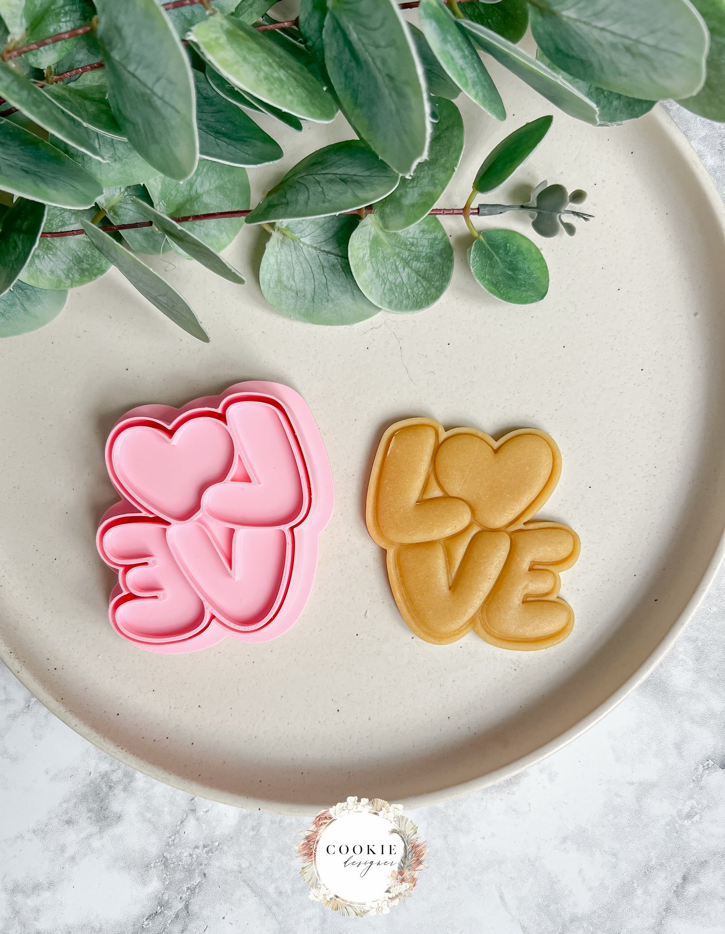 LOVE Stempel + Utstikker - Utstikkersett