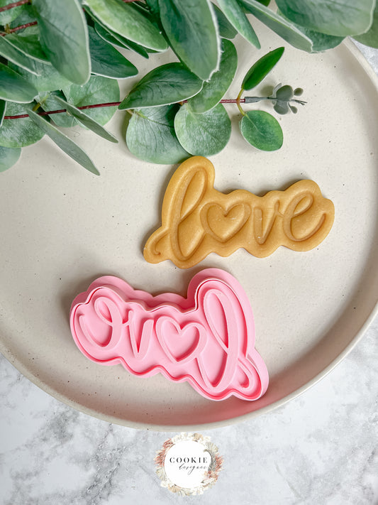 LOVE Stempel + Utstikker - Utstikkersett
